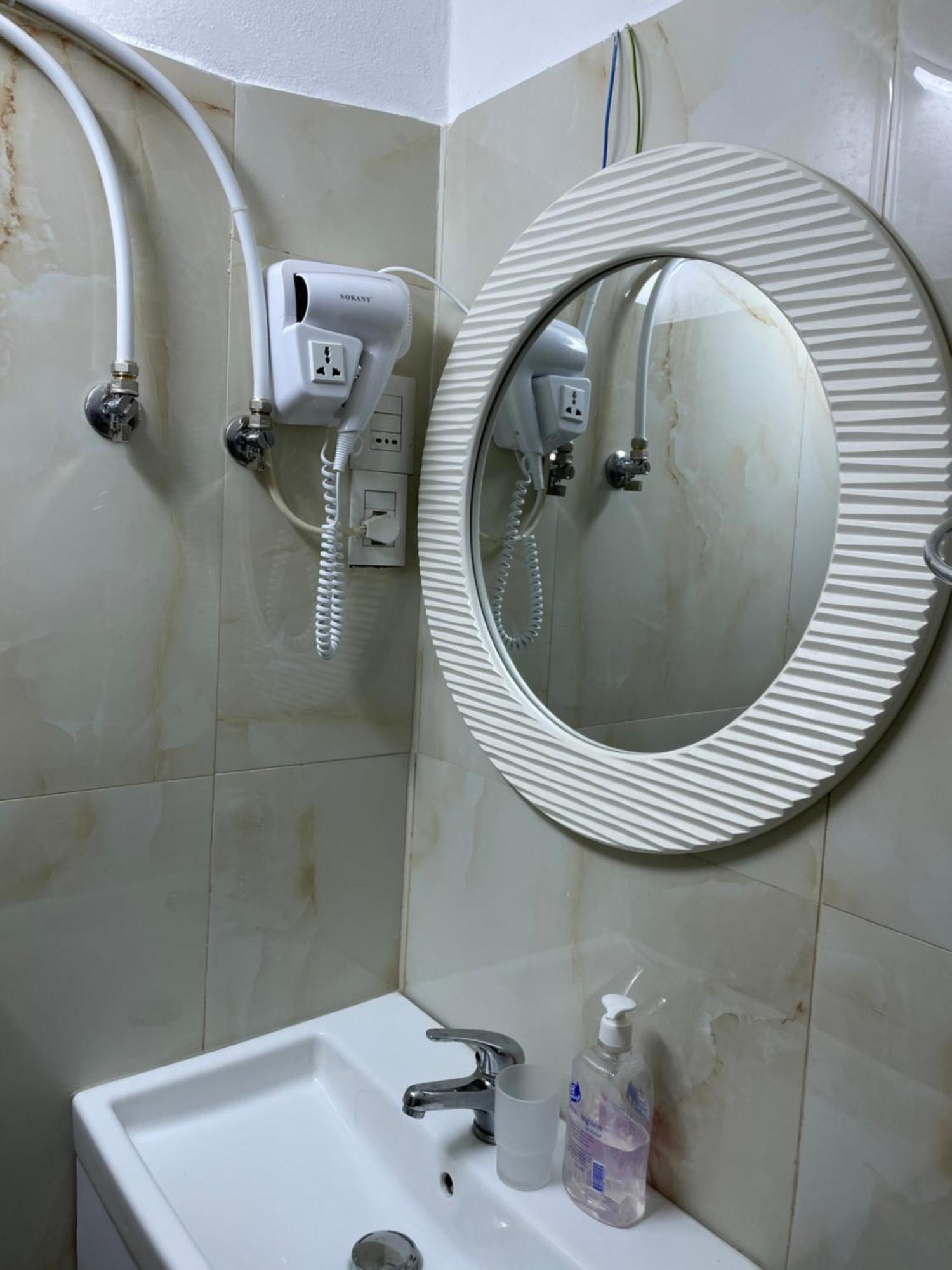 Destinacion Central Room Tiranë Luaran gambar