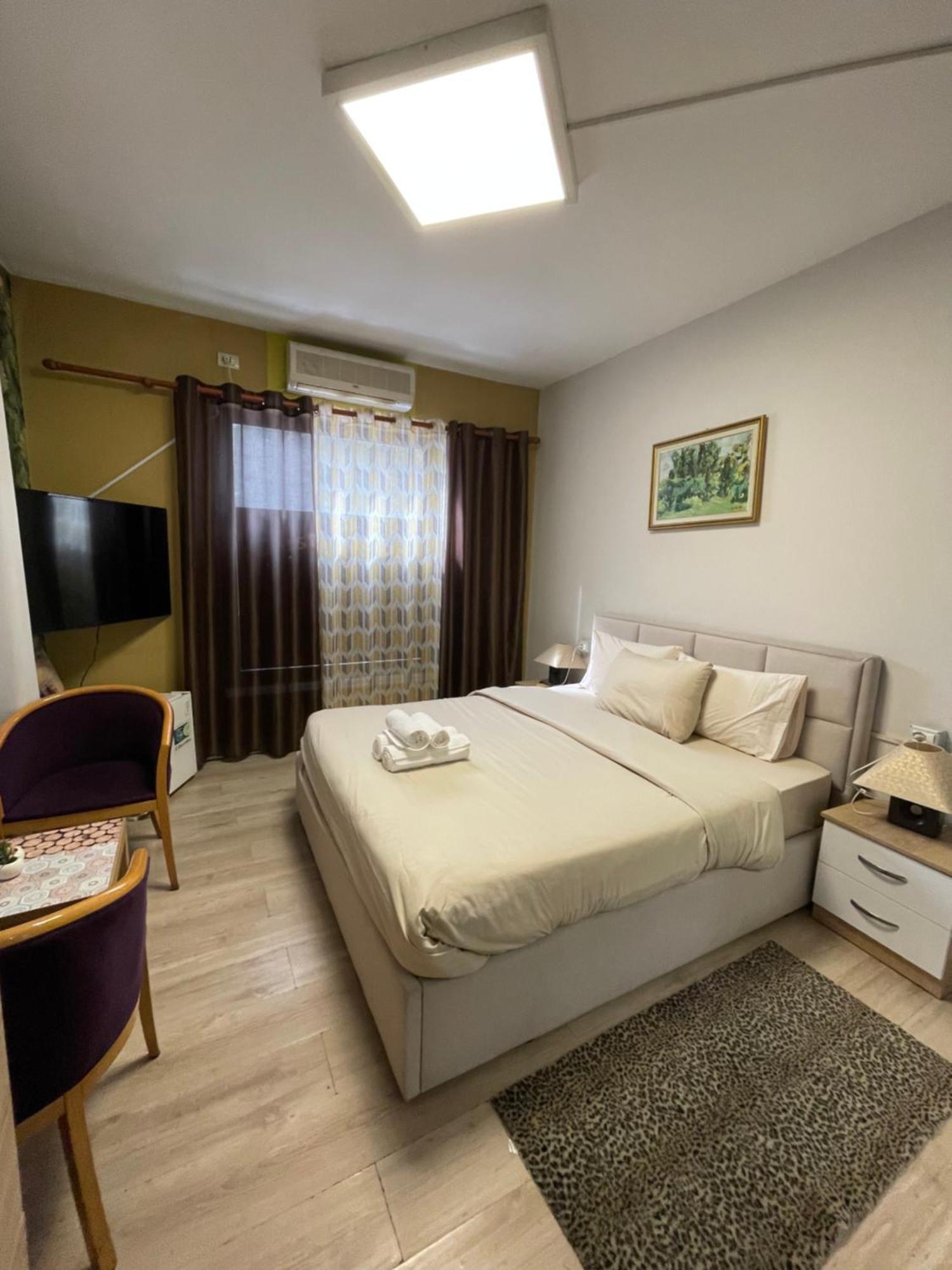 Destinacion Central Room Tiranë Luaran gambar